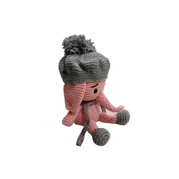Peluche elefante rosa con bufanda y gorro hecho a mano a ganchillo (amigurumi). - Imagen 2