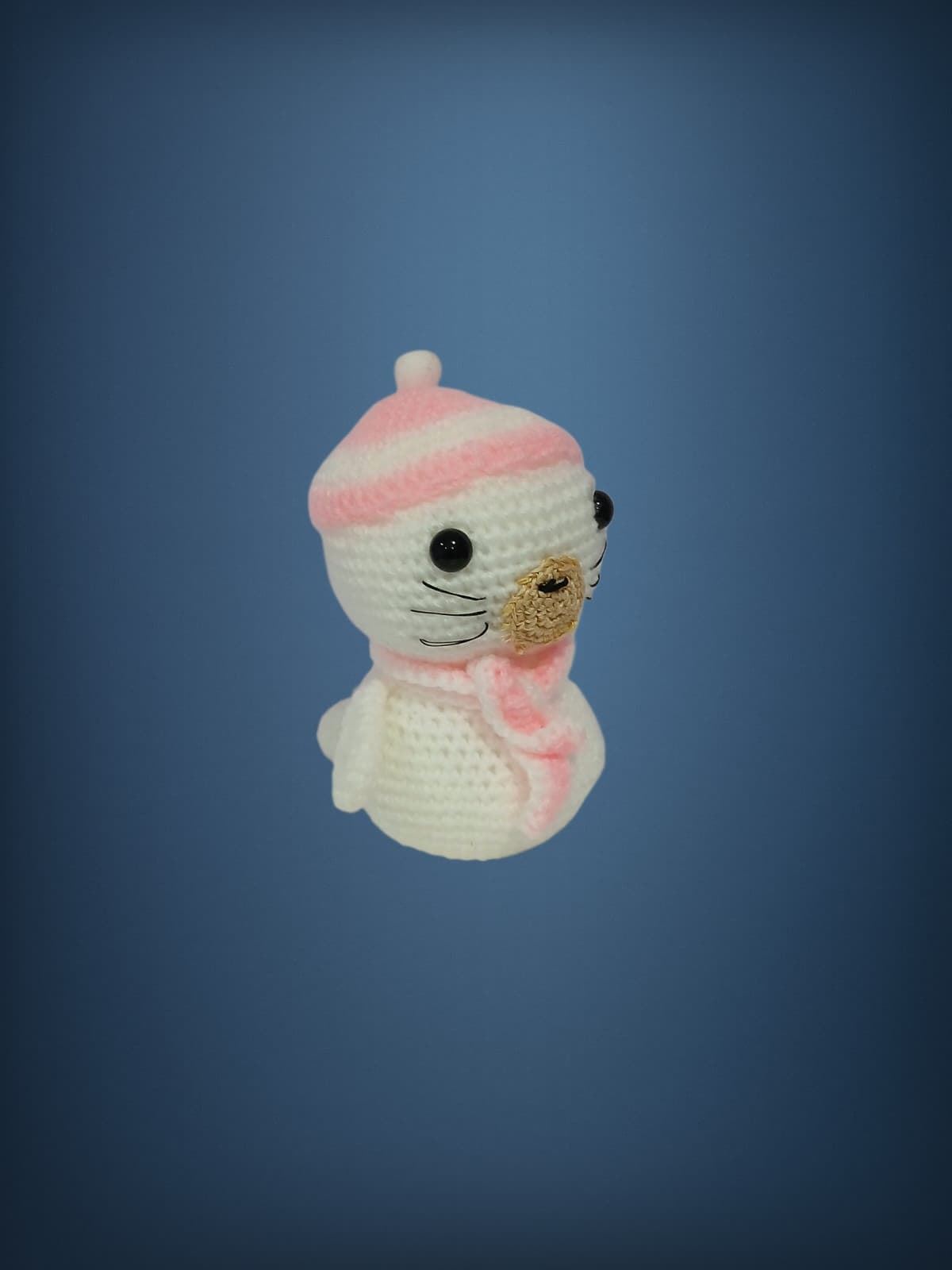 Peluche foca hecho a mano a ganchillo (amigurumi). - Imagen 2