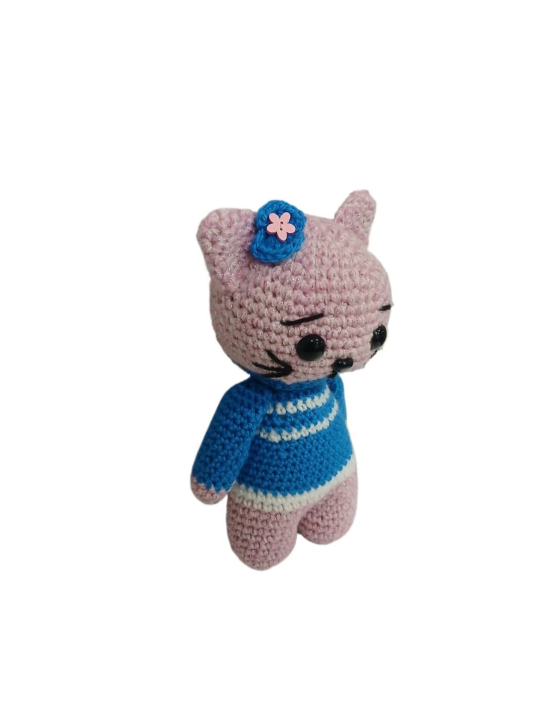 Peluche gato con jersey hecho a mano a ganchillo (amigurumi). - Imagen 3