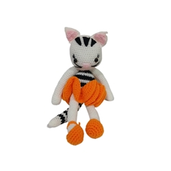 Peluche gato con vestido naranja hecho a mano a ganchillo (amigurumi). - Imagen 1