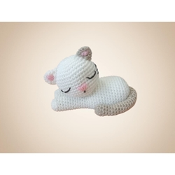 Peluche gato dormido cola beige hecho a mano a ganchillo (amigurumi). - Imagen 1