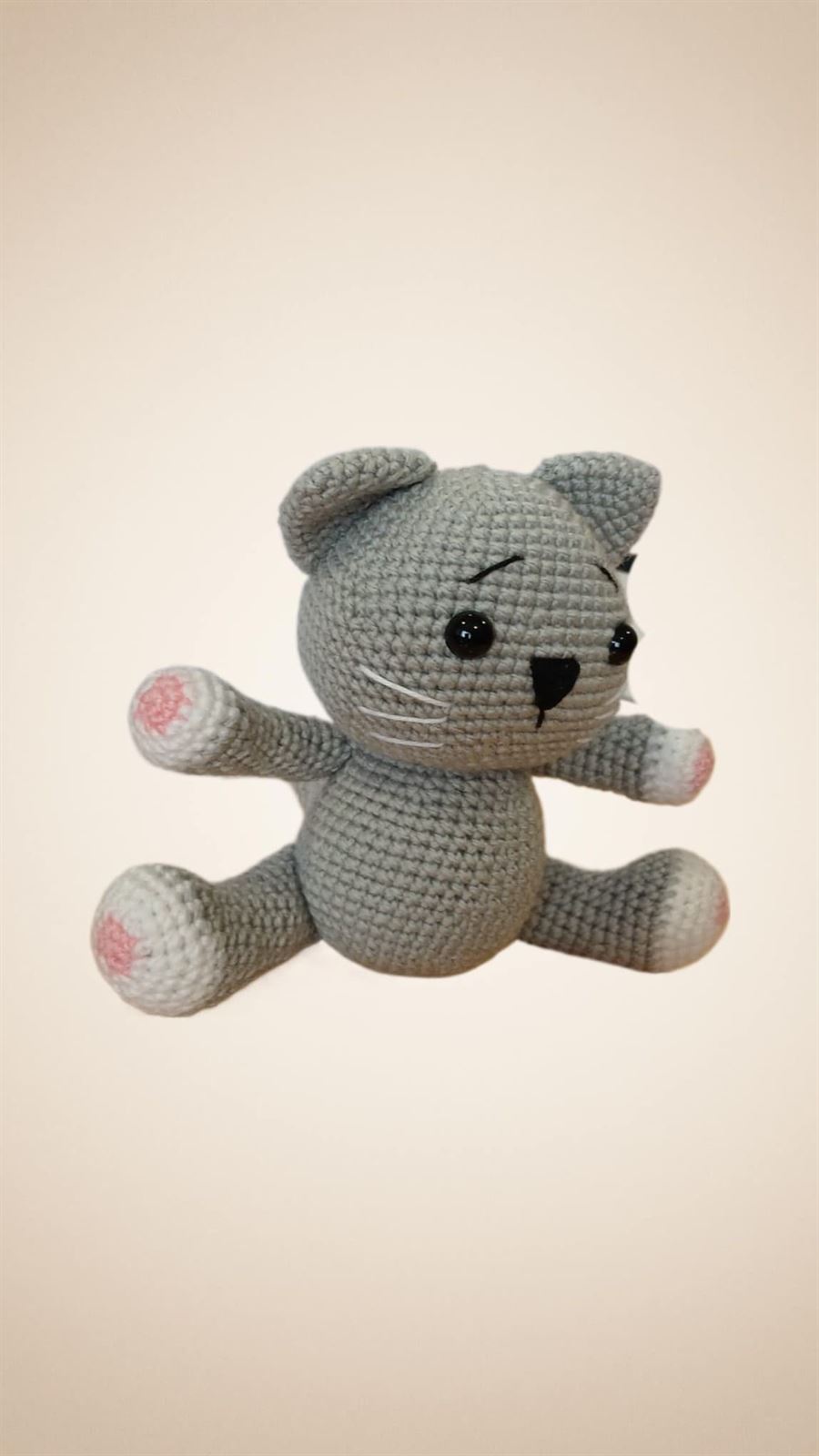Peluche gato gris hecho a mano a ganchillo (amigurumi). - Imagen 3