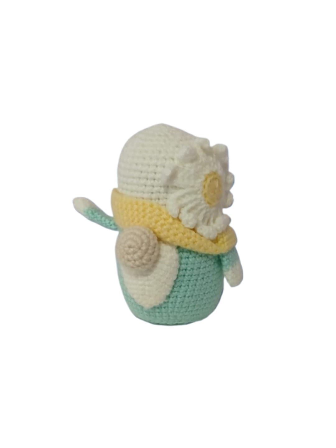 Peluche gnomo hecho a mano a ganchillo (amigurumi). - Imagen 3
