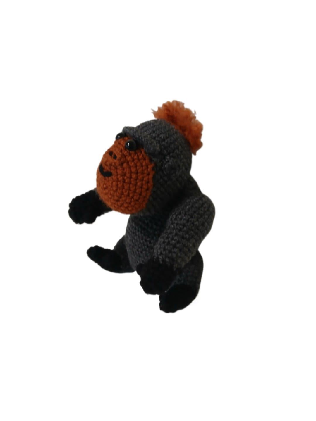 Peluche gorila hecho a mano a ganchillo (amigurumi). - Imagen 2