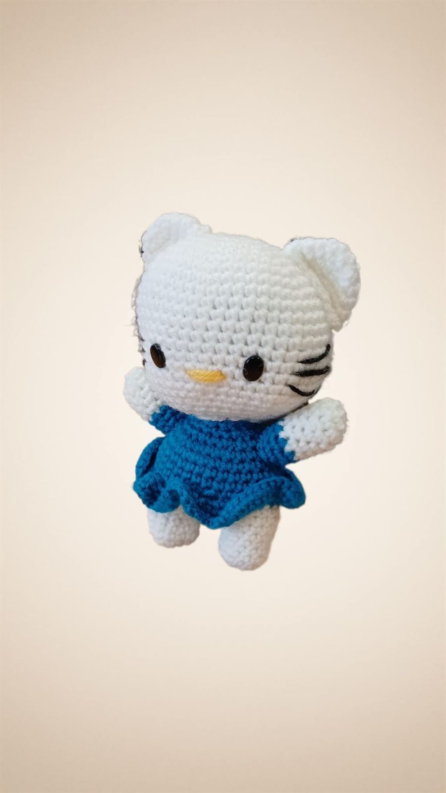 Peluche hello kitty hecho a mano a ganchillo (amigurumi). - Imagen 2