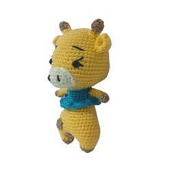 Peluche jirafa con bufanda hecho a mano a ganchillo (amigurumi). - Imagen 2