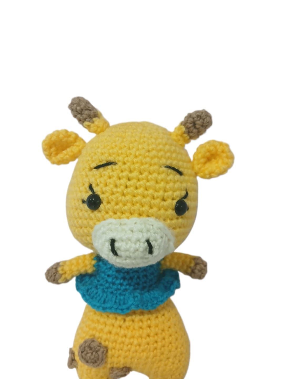 Peluche jirafa con bufanda hecho a mano a ganchillo (amigurumi). - Imagen 4