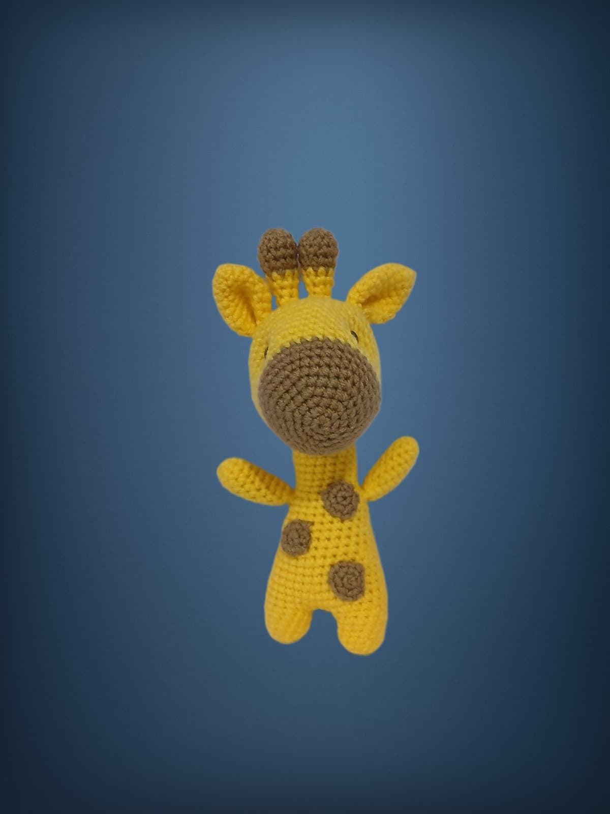 Peluche jirafa hecho a mano a ganchillo (amigurumi). - Imagen 2