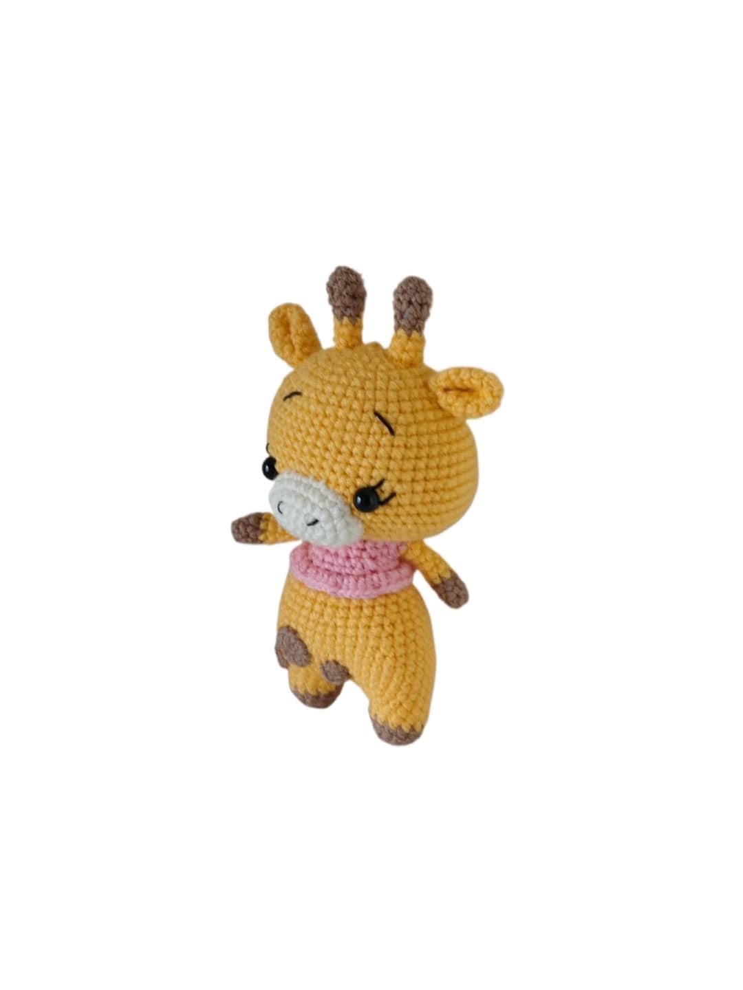Peluche jirafa hecho a mano a ganchillo (amigurumi). - Imagen 2