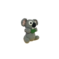 Peluche koala hecho a mano a ganchillo (amigurumi). - Imagen 2