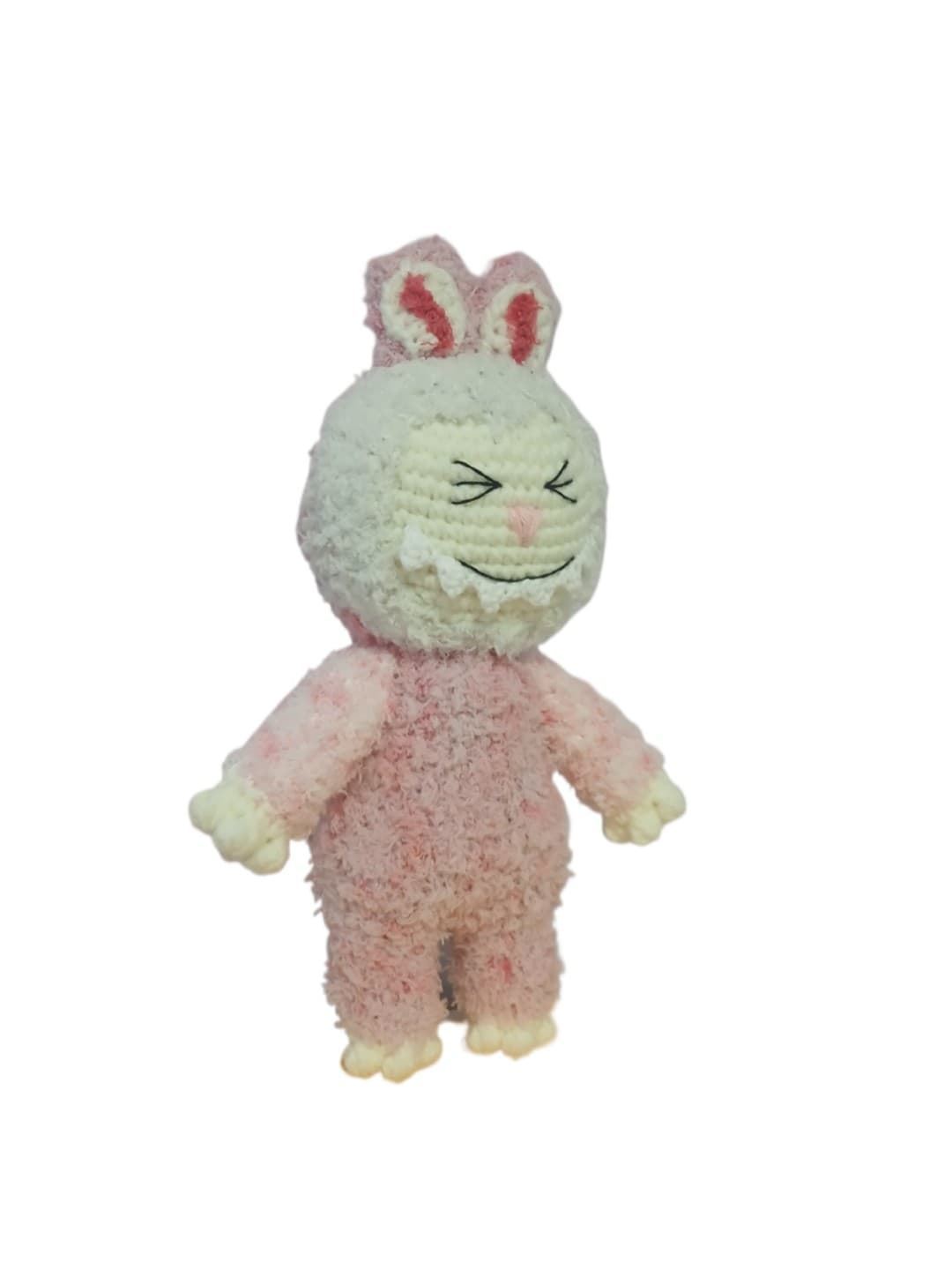 Peluche labubu rosa hecho a mano a ganchillo (amigurumi). - Imagen 3
