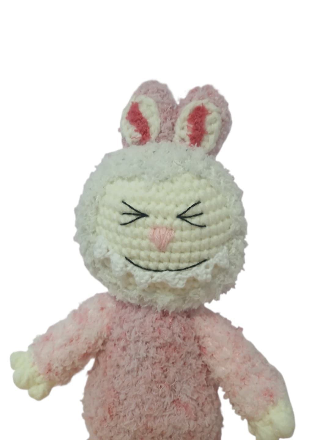 Peluche labubu rosa hecho a mano a ganchillo (amigurumi). - Imagen 4