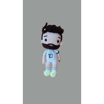 Peluche leo messi futbolista hecho a mano a ganchillo (amigurumi) - Imagen 1