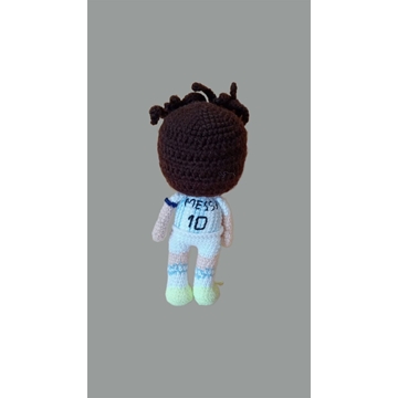 Peluche leo messi futbolista hecho a mano a ganchillo (amigurumi) - Imagen 2
