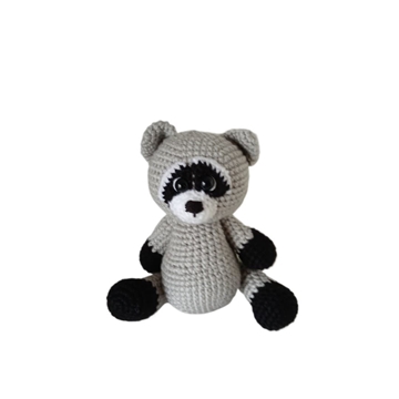 Peluche mapache hecho a mano a ganchillo (amigurumi). - Imagen 1