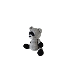 Peluche mapache hecho a mano a ganchillo (amigurumi). - Imagen 2