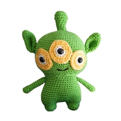 Peluche marciano hecho a mano a ganchillo (amigurumi) - Imagen 1