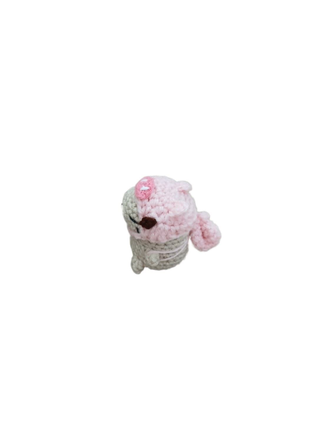 Peluche mini capibara cerdo hecho a mano a ganchillo (amigurumi). - Imagen 2
