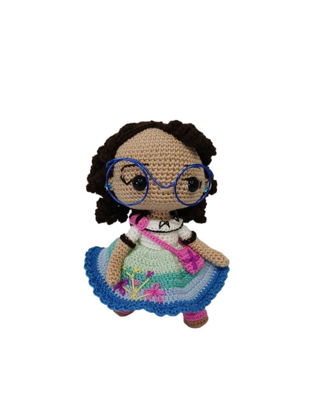 Peluche Mirabel Madrigal película disney encanto hecha a mano a ganchillo (amigurumi). - Imagen 1