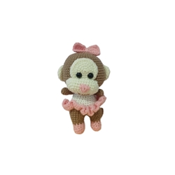 Peluche mono mona con vestido hecho a mano a ganchillo (amigurumi). - Imagen 1
