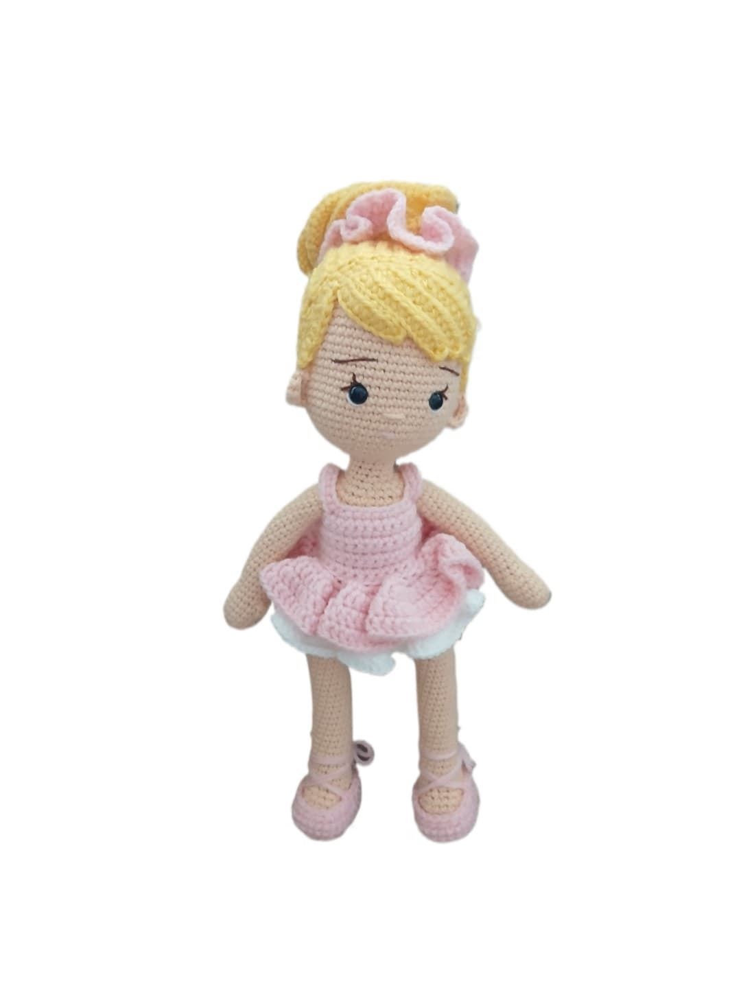 Peluche muñeca bailarina hecha a mano a ganchillo (amigurumi). - Imagen 1