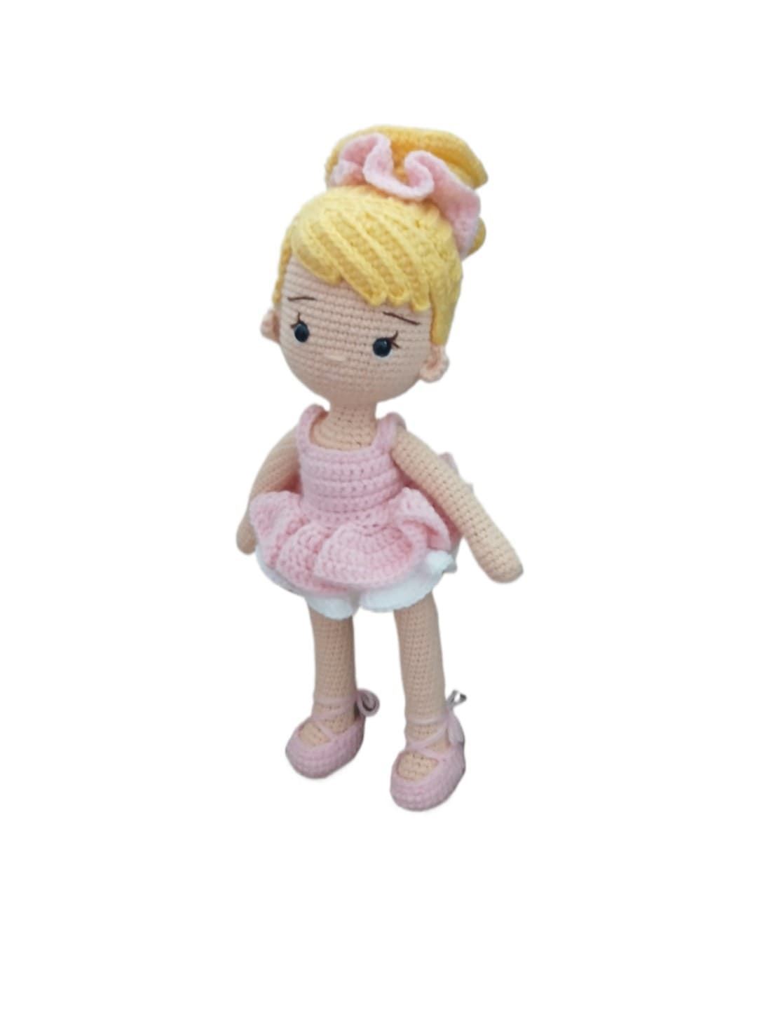 Peluche muñeca bailarina hecha a mano a ganchillo (amigurumi). - Imagen 3