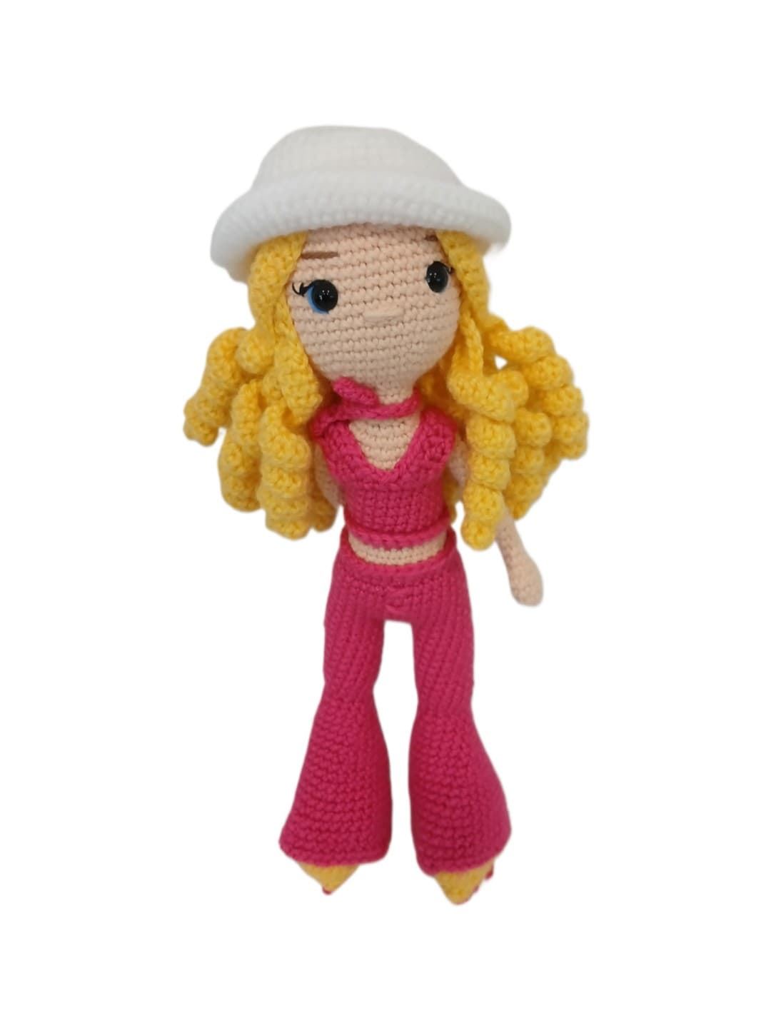Peluche muñeca barbie patinadora hecho a mano a ganchillo (amigurumi). - Imagen 1