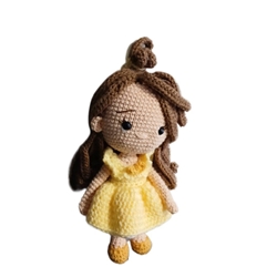 Peluche muñeca Bella princesa Disney hecha a mano a ganchillo (amigurumi). - Imagen 2
