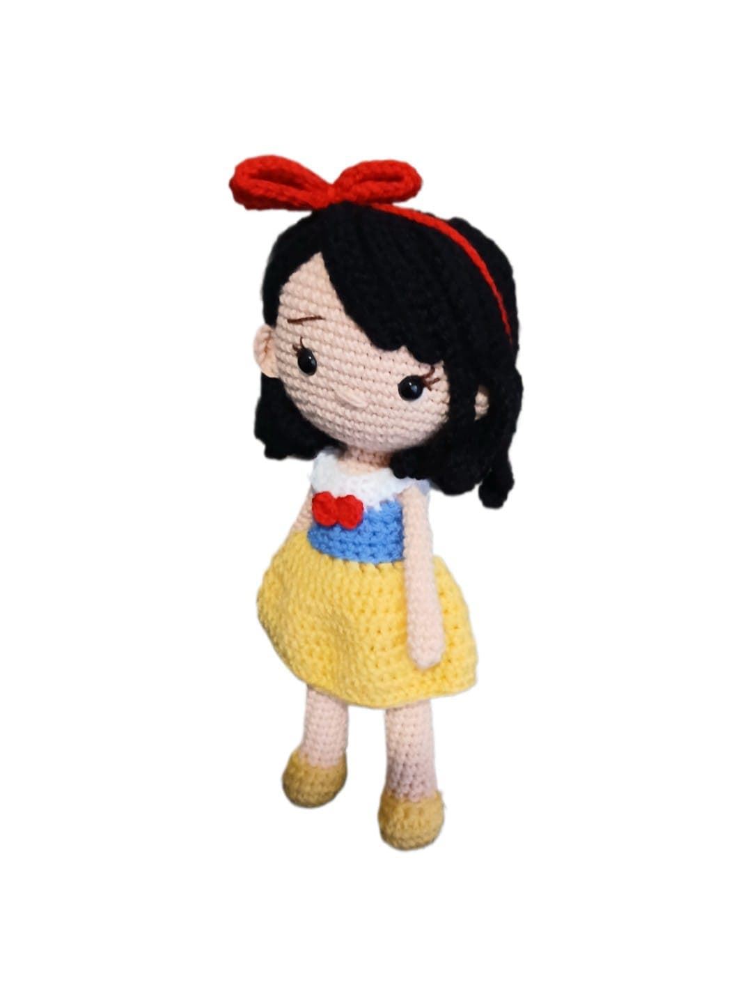 Peluche muñeca Blancanieves princesa Disney hecha a mano a ganchillo (amigurumi). - Imagen 2