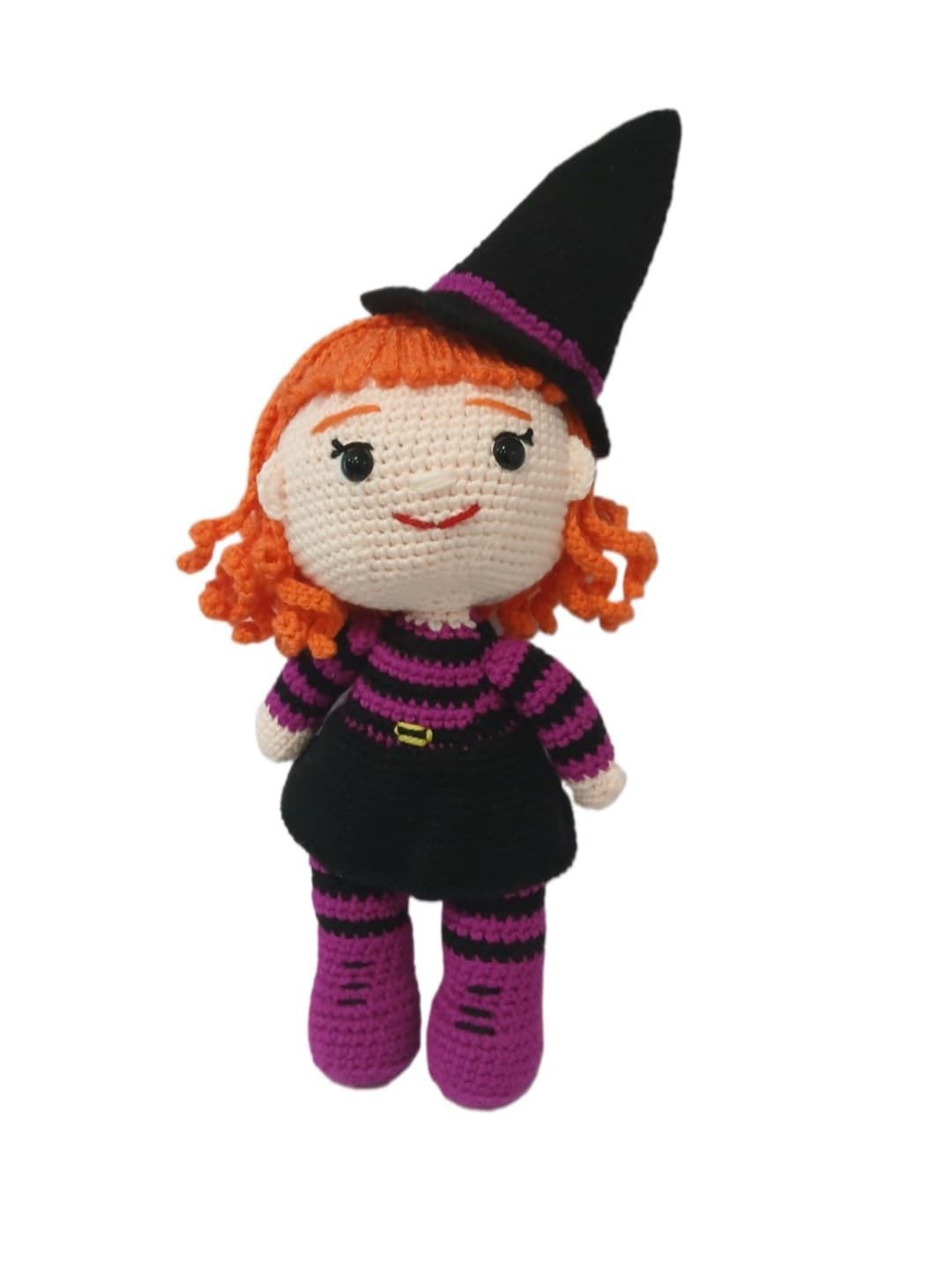 Peluche muñeca bruja hecho a mano a ganchillo (amigurumi). - Imagen 1