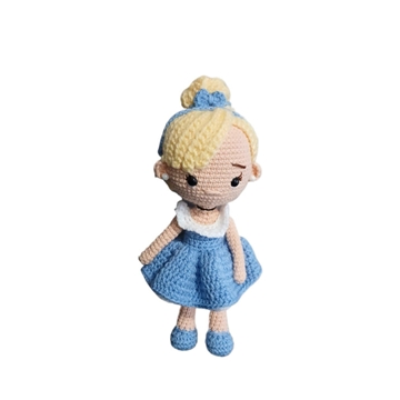 Peluche muñeca Cenicienta princesa Disney hecha a mano a ganchillo (amigurumi). - Imagen 1
