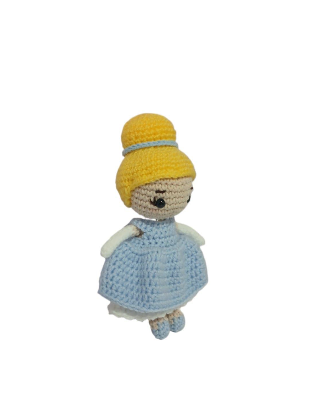 Peluche muñeca Cenicienta princesa Disney hecha a mano a ganchillo (amigurumi). - Imagen 3