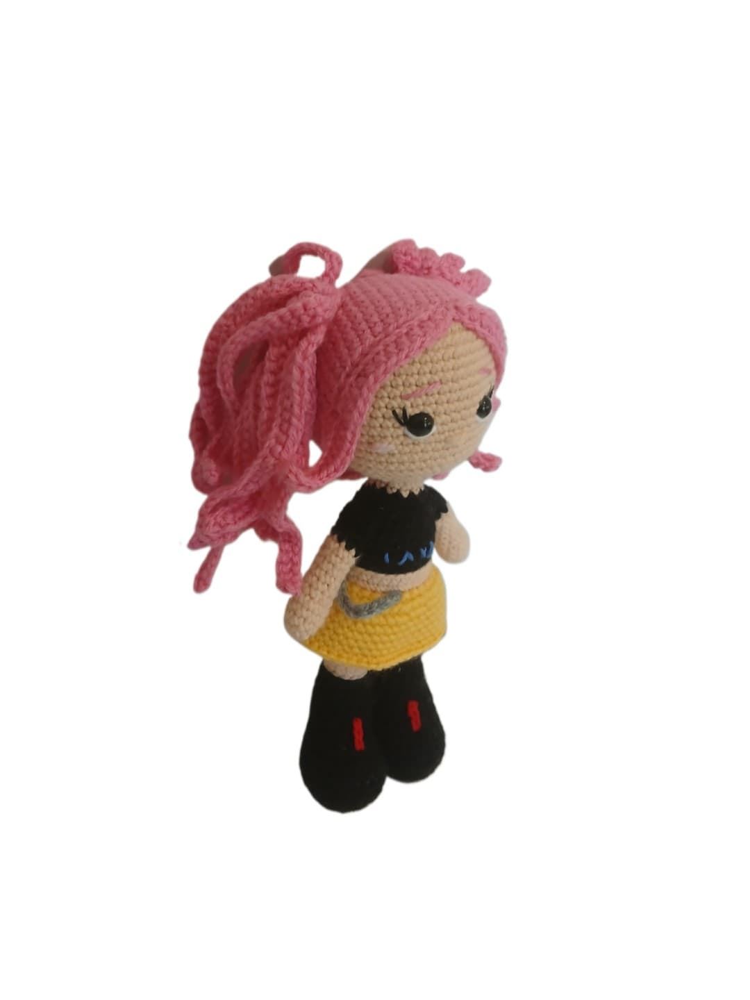 Peluche muñeca de las guerreras k- pop hecho a mano a ganchillo (amigurumi). - Imagen 2