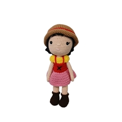 Peluche muñeca heidi hecha a mano a ganchillo (amigurumi). - Imagen 1