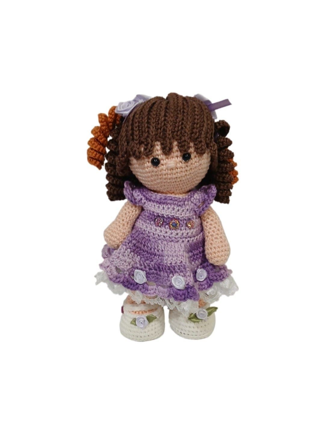 Peluche muñeca Noa hecha a mano a ganchillo (amigurumi). - Imagen 1