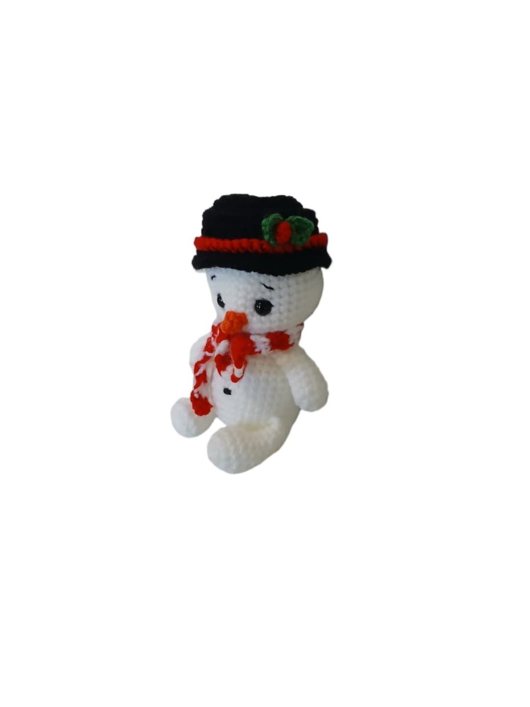 Peluche muñeco de nieve navideño con gorro hecha a mano a ganchillo (amigurumi). - Imagen 3