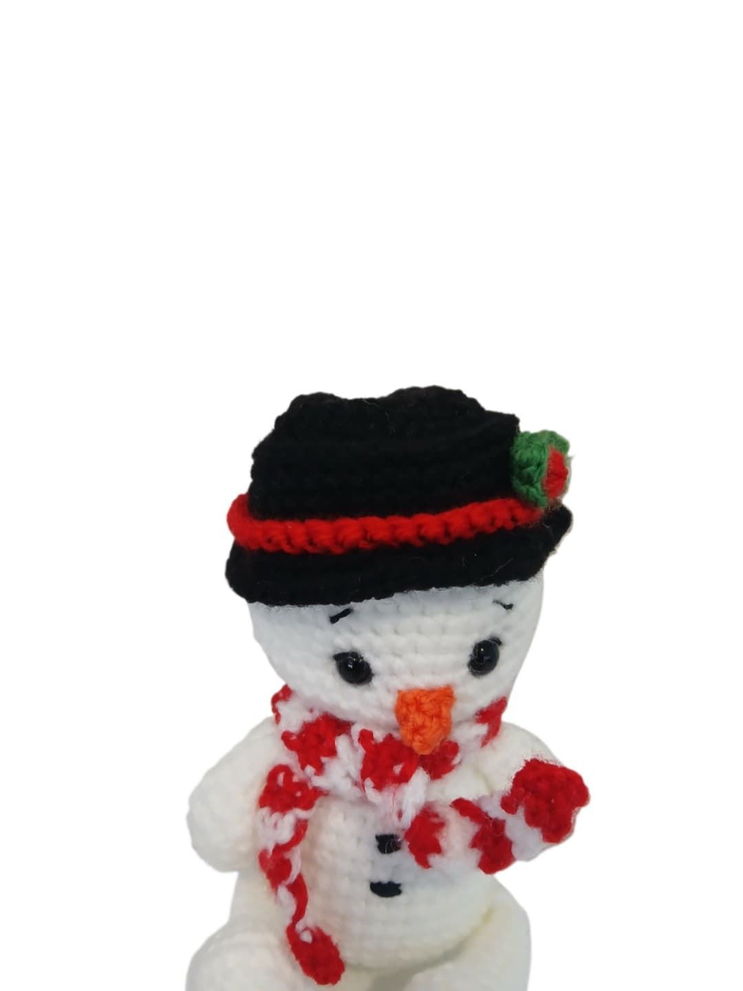 Peluche muñeco de nieve navideño con gorro hecha a mano a ganchillo (amigurumi). - Imagen 4