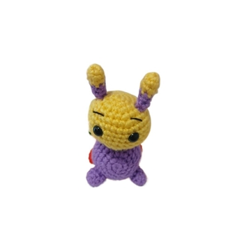 Peluche oruga hecho a mano a ganchillo (amigurumi). - Imagen 2