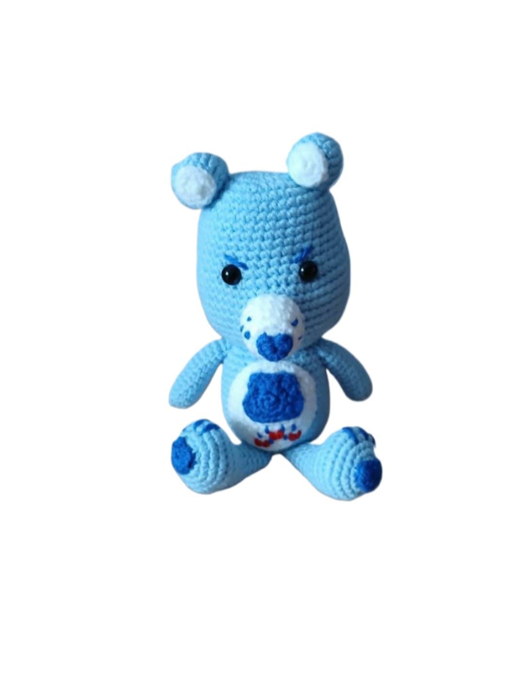Peluche oso amoroso azul hecho a mano a ganchillo (amigurumi). - Imagen 1