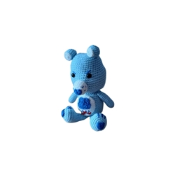Peluche oso amoroso azul hecho a mano a ganchillo (amigurumi). - Imagen 2