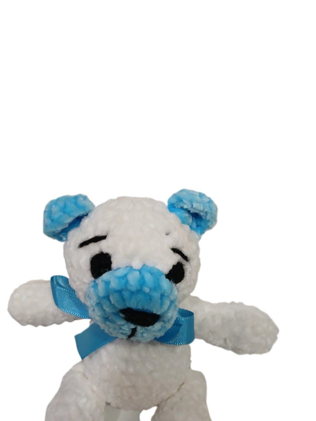 Peluche oso blanco y azul en lana chenille hecha mano a ganchillo (amigurumi). - Imagen 4