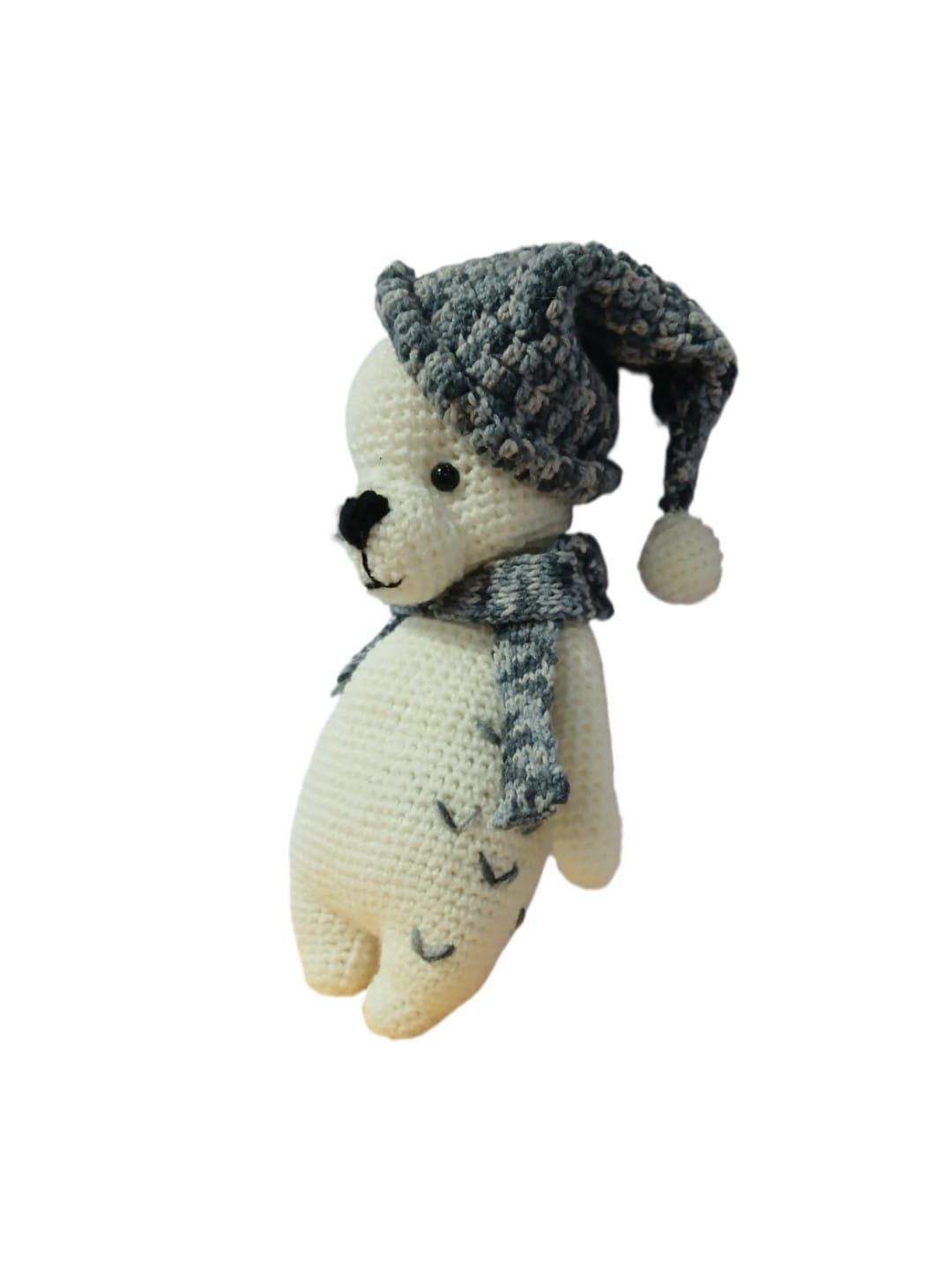 Peluche oso friolero con gorro y bufanda hecho a mano a ganchillo (amigurumi). - Imagen 2