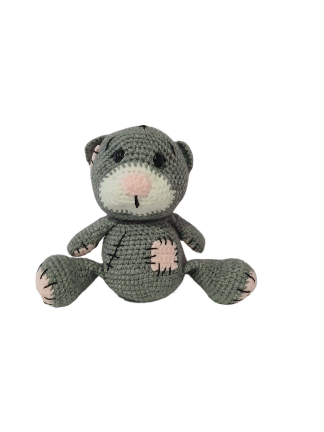 Peluche oso gris con cicatrices hecho a mano a ganchillo (amigurumi). - Imagen 1