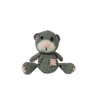 Peluche oso gris con cicatrices hecho a mano a ganchillo (amigurumi). - Imagen 1