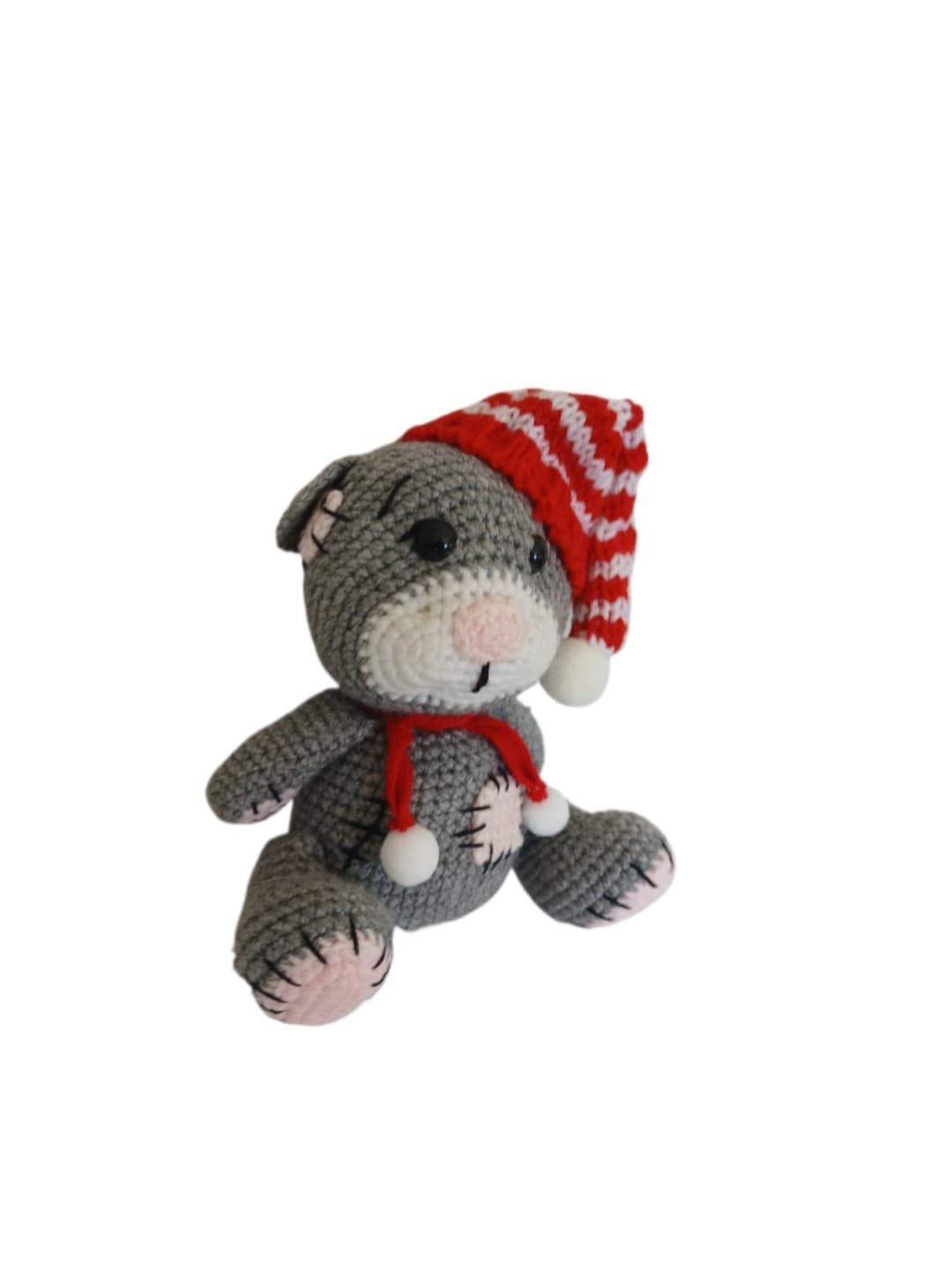 Peluche oso gris con cicatrices navidad navideñohecho a mano a ganchillo (amigurumi). - Imagen 2