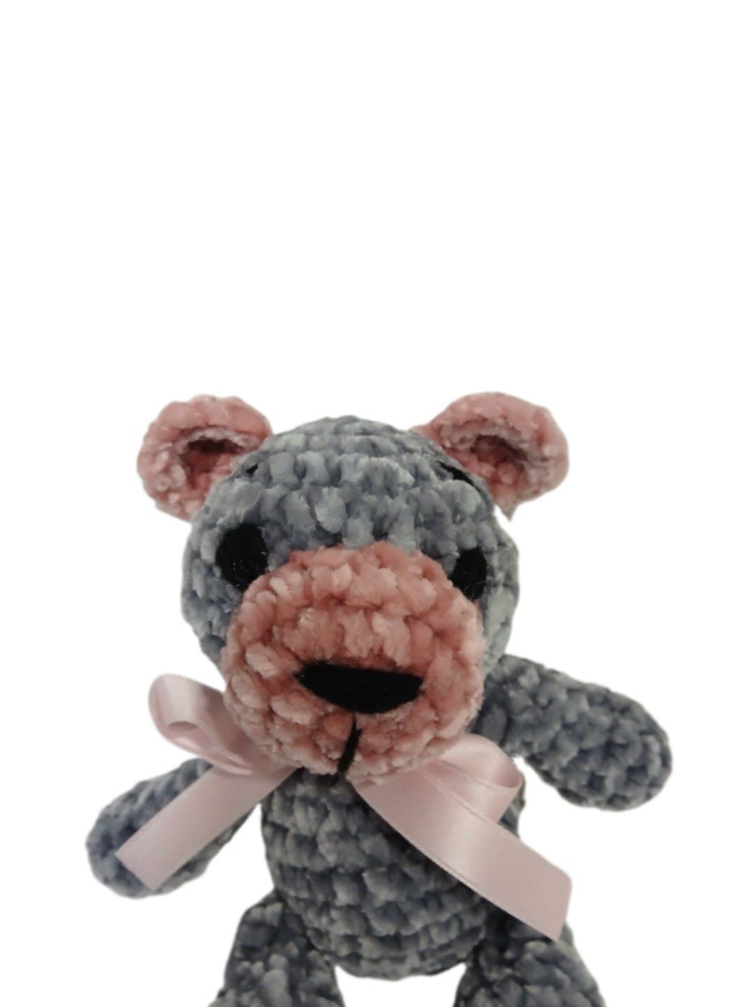 Peluche oso gris y rosa en lana chenille hecha mano a ganchillo (amigurumi). - Imagen 4