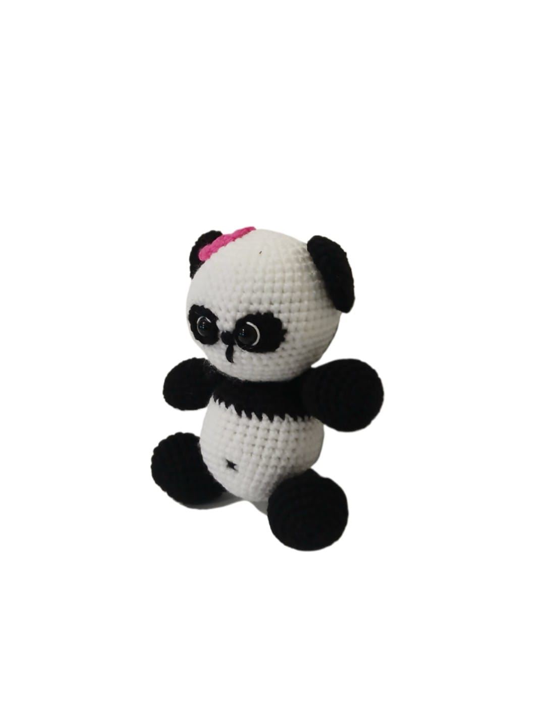 Peluche oso panda con flor fucsia hecho a mano a ganchillo (amigurumi). - Imagen 2