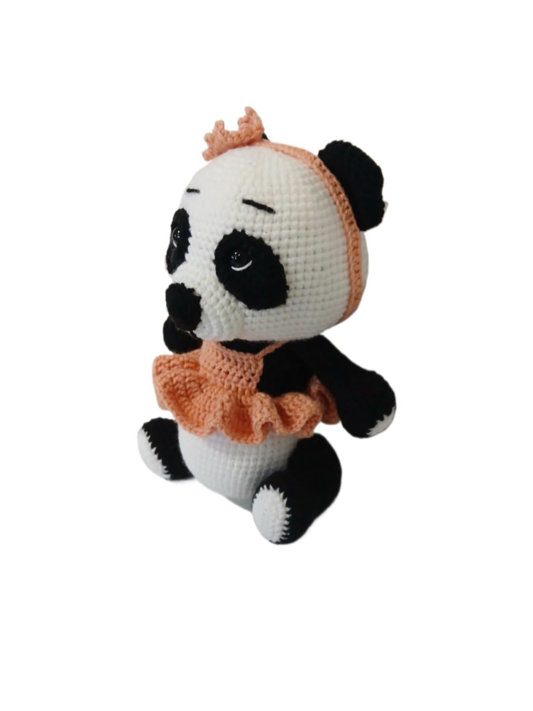 Peluche oso panda con vestido hecha a mano a ganchillo (amigurumi). - Imagen 2