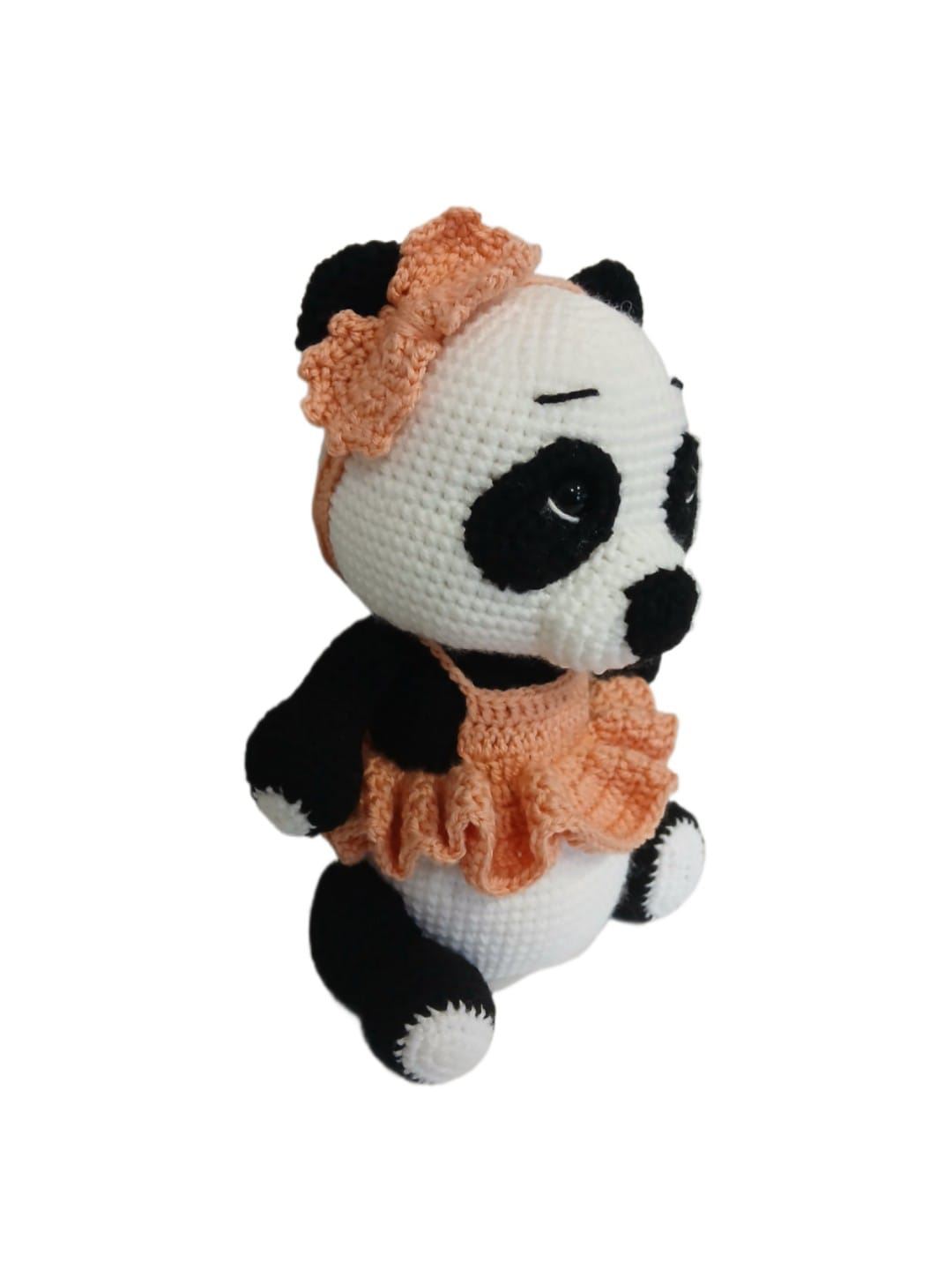Peluche oso panda con vestido hecha a mano a ganchillo (amigurumi). - Imagen 3