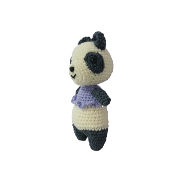 Peluche oso panda con vestido lila hecho a mano a ganchillo (amigurumi). - Imagen 2